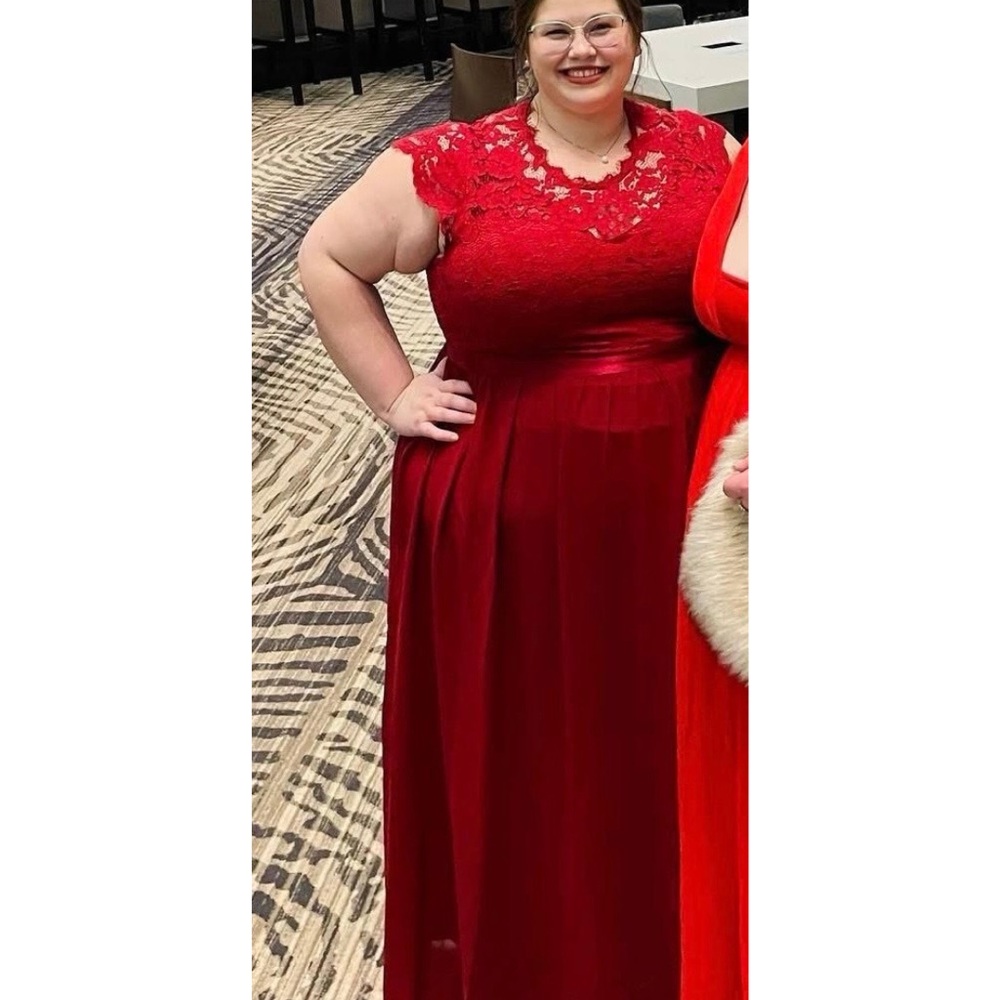 Elegant Red Lace Evening Gown